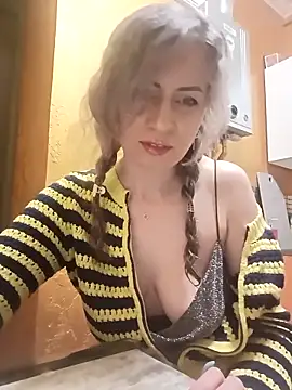 Snapshot of TaynaSecret chatting on April 7, 2026, 8:31 pm TaynaSecret online show from April 7, 2026, 8:31 pm