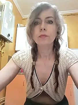 Snapshot of TaynaSecret chatting on May 13, 2026, 8:16 pm TaynaSecret online show from May 13, 2026, 8:16 pm