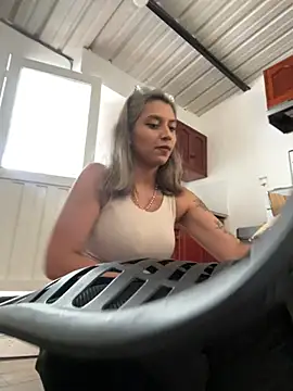 Isabella varella- online show from June 23, 2026, 2:15 pm