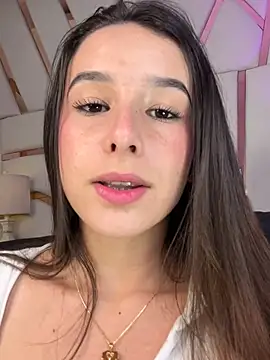 Snapshot of Elaarajim chatting on July 3, 2026, 6:58 pm Elaarajim online show from July 3, 2026, 6:58 pm