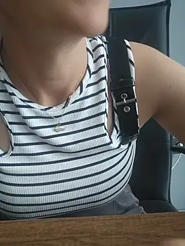 sara 41 online show from June 19, 2026, 2:32 pm