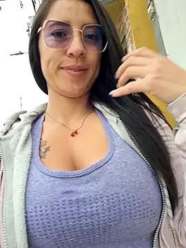 Snapshot of VALERY-94 chatting on April 9, 2026, 12:10 pm VALERY-94 online show from April 9, 2026, 12:10 pm