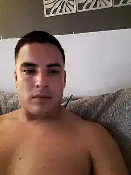 Snapshot of tomasF7 chatting on April 3, 2026, 1:36 am tomasF7 online show from April 3, 2026, 1:36 am