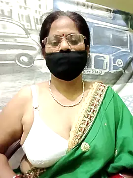 Snapshot of SEEMA_012 chatting on April 18, 2026, 5:11 am SEEMA 012 online show from April 18, 2026, 5:11 am