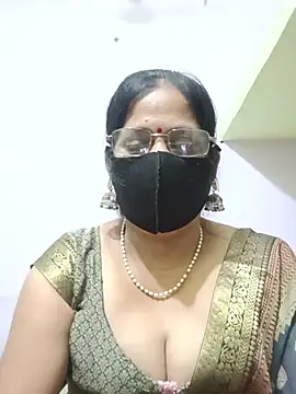 Snapshot of SEEMA_012 chatting on June 18, 2026, 5:19 am SEEMA 012 online show from June 18, 2026, 5:19 am