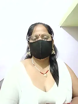 Snapshot of SEEMA_012 chatting on July 1, 2026, 7:43 am SEEMA 012 online show from July 1, 2026, 7:43 am