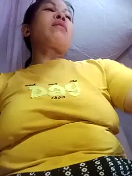 Snapshot of -Luni- chatting on July 28, 2026, 1:10 pm -Luni- online show from July 28, 2026, 1:10 pm