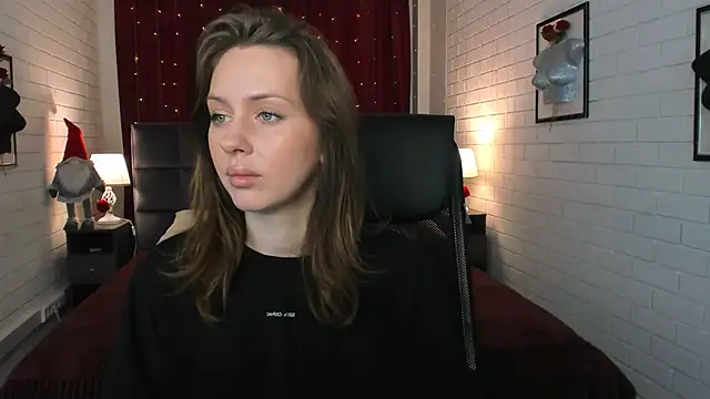 MeganClapp online show from April 22, 2026, 5:10 am
