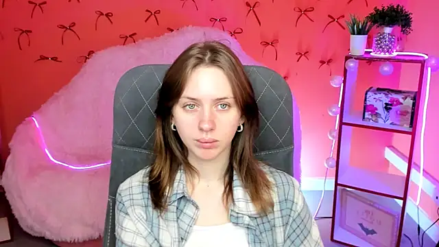 MeganClapp online show from May 9, 2026, 5:12 am