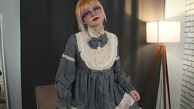 CarriKhano online show from April 6, 2026, 4:46 am