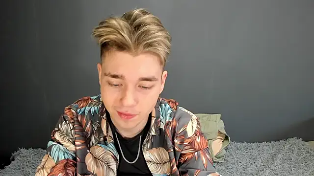 zeriax online show from April 21, 2026, 2:04 am
