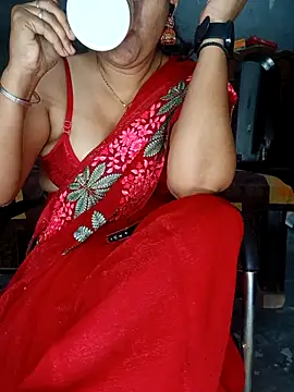 Snapshot of Riyashrma001 chatting on April 17, 2026, 6:33 pm Riyashrma001 online show from April 17, 2026, 6:33 pm