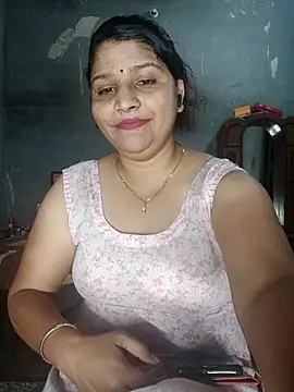 Snapshot of Riyashrma001 chatting on April 25, 2026, 6:38 pm Riyashrma001 online show from April 25, 2026, 6:38 pm