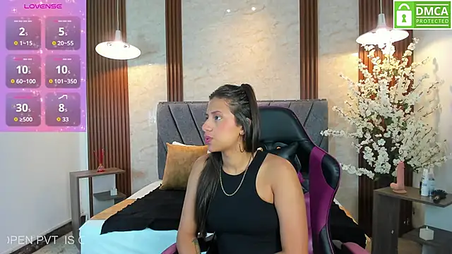 Atiena  online show from April 20, 2026, 7:04 pm