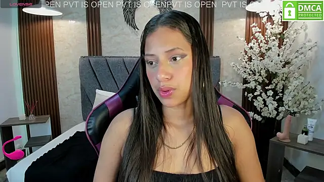 Atiena  online show from May 2, 2026, 11:48 am