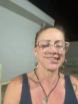 Snapshot of depildeluxo chatting on August 4, 2026, 10:45 pm depildeluxo online show from August 4, 2026, 10:45 pm