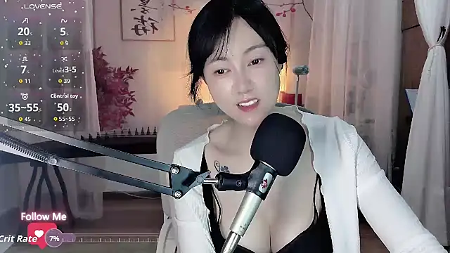 Snapshot of noomi-1111 chatting on May 17, 2026, 2:13 pm noomi-1111 online show from May 17, 2026, 2:13 pm