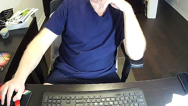 Snapshot of Shalun2000 chatting on May 13, 2026, 11:33 pm Shalun2000 online show from May 13, 2026, 11:33 pm