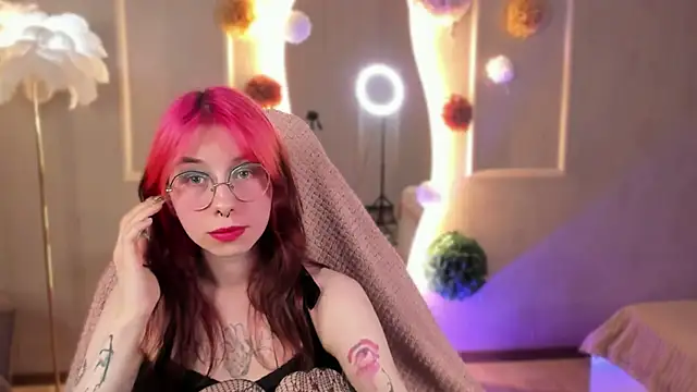 Snapshot of Alice_Nyx chatting on April 8, 2026, 8:42 pm Alice Nyx online show from April 8, 2026, 8:42 pm