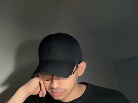 Domincmarles online show from April 26, 2026, 10:07 pm