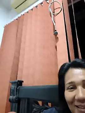 FuegolatinaX online show from April 4, 2026, 5:38 am