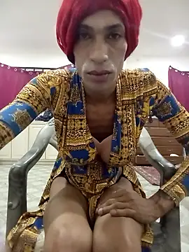 Snapshot of TranzPiggy chatting on April 4, 2026, 6:33 am TranzPiggy online show from April 4, 2026, 6:33 am