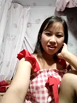 Snapshot of Yo-must chatting on June 12, 2026, 8:41 pm Yo-must online show from June 12, 2026, 8:41 pm