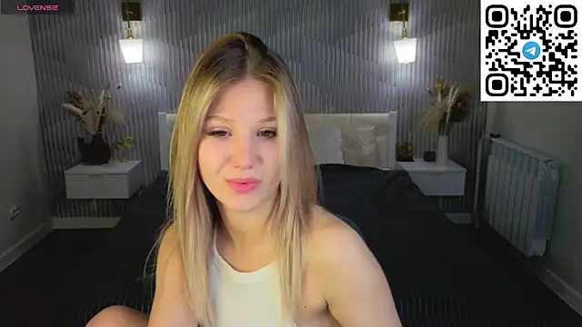 Snapshot of Angelina_Becker chatting on May 10, 2026, 1:11 am Angelina Becker online show from May 10, 2026, 1:11 am