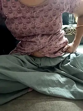 sexybhabhi   online show from April 16, 2026, 6:19 pm