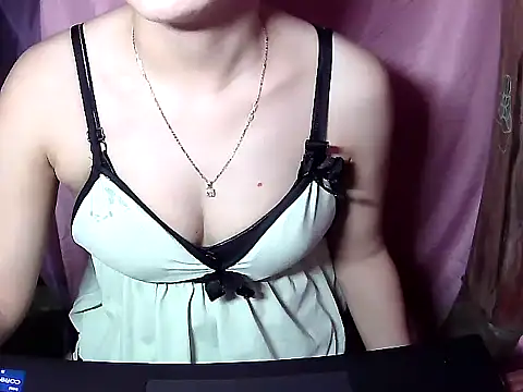 Snapshot of Elenya chatting on April 20, 2026, 5:10 am Elenya online show from April 20, 2026, 5:10 am