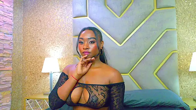 AiraLuna online show from April 7, 2026, 8:53 pm