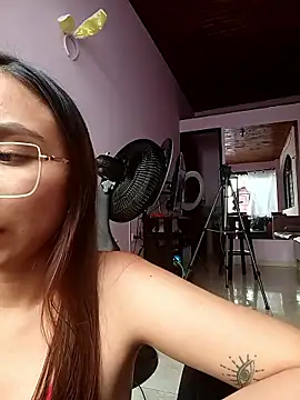 Leticia Hinkley  online show from April 18, 2026, 7:07 pm