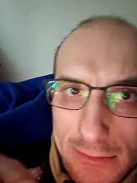 UpbeatXiphias online show from April 9, 2026, 3:39 pm