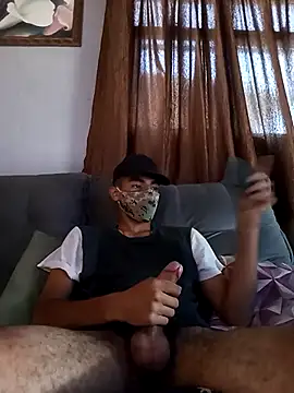 Snapshot of LuizzzFilipe chatting on April 4, 2026, 7:22 pm LuizzzFilipe online show from April 4, 2026, 7:22 pm