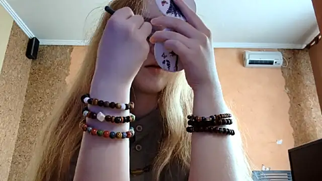 Snapshot of KateVibe_01 chatting on April 30, 2026, 11:09 pm KateVibe 01 online show from April 30, 2026, 11:09 pm