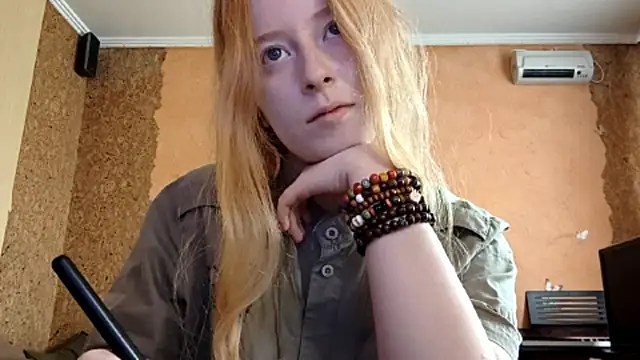 Snapshot of KateVibe_01 chatting on May 4, 2026, 4:08 am KateVibe 01 online show from May 4, 2026, 4:08 am