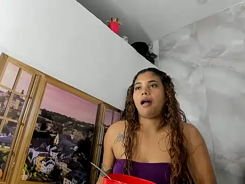 EllyBloom online show from May 7, 2026, 1:38 pm