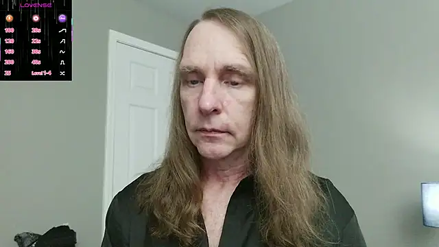 Snapshot of Magnus_Luv chatting on July 4, 2026, 1:12 am Magnus Luv online show from July 4, 2026, 1:12 am