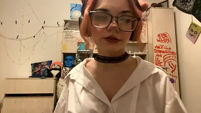 RedHeadCat online show from April 23, 2026, 5:15 pm