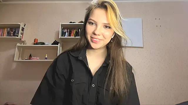 KeliVerde online show from April 11, 2026, 6:01 pm