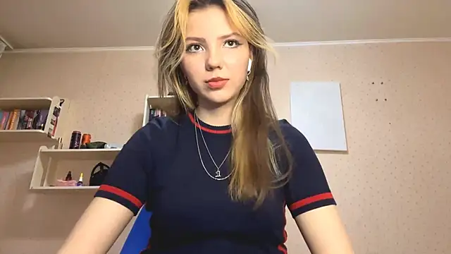 KeliVerde online show from April 12, 2026, 6:13 pm