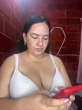 Fresita-12 online show from May 15, 2026, 4:25 pm