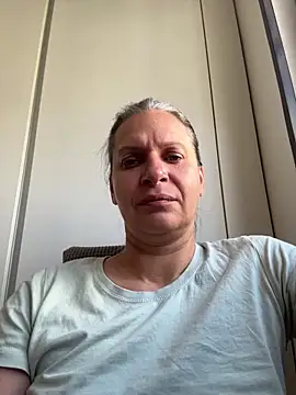 Snapshot of SweetLilTrouble chatting on May 1, 2026, 9:14 am SweetLilTrouble online show from May 1, 2026, 9:14 am