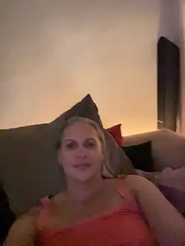 Snapshot of SweetLilTrouble chatting on May 22, 2026, 9:31 pm SweetLilTrouble online show from May 22, 2026, 9:31 pm