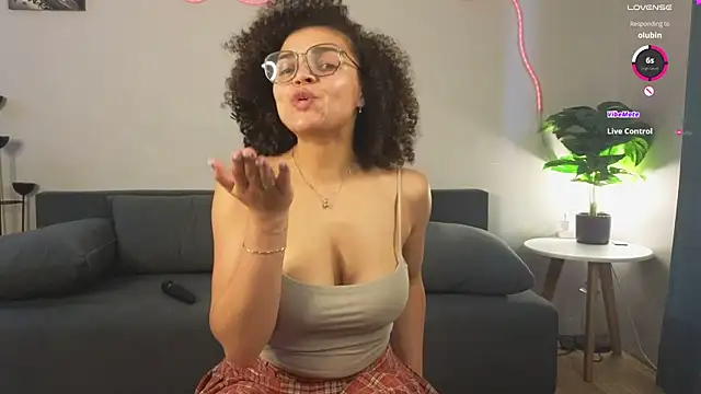 twistedlatte online show from May 26, 2026, 4:52 am