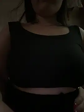 Martinasexygirl999 online show from April 5, 2026, 8:39 pm