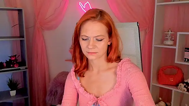 LisaAris online show from July 17, 2026, 7:19 pm