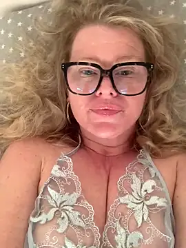 Snapshot of Love_Lee_xo chatting on April 22, 2026, 10:55 pm Love Lee xo online show from April 22, 2026, 10:55 pm