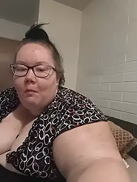 hisalphaqueen27 online show from July 8, 2026, 8:02 pm