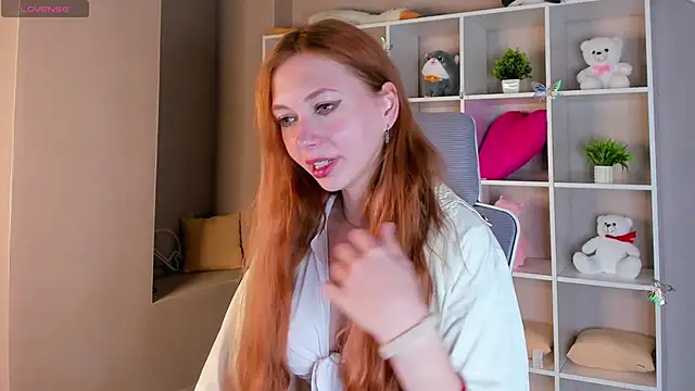 Snapshot of Sienna_Nyx chatting on April 15, 2026, 9:38 am Sienna Nyx online show from April 15, 2026, 9:38 am